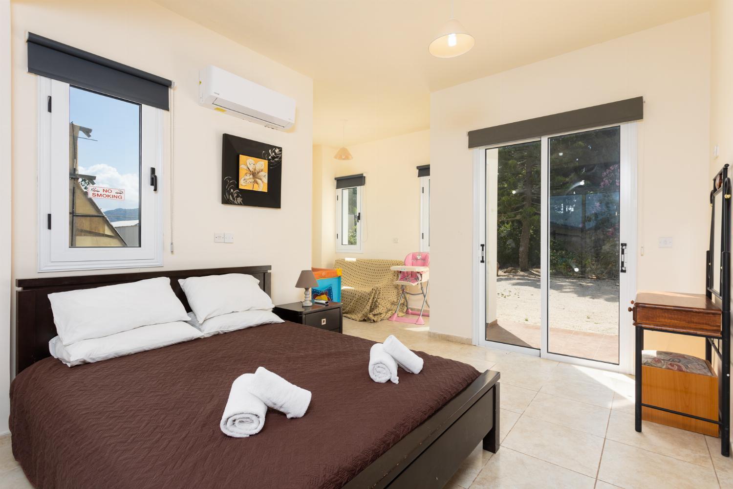 Villa Kleopatra Paphos Exteriör bild